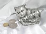 P205 Z/A restful cat money box